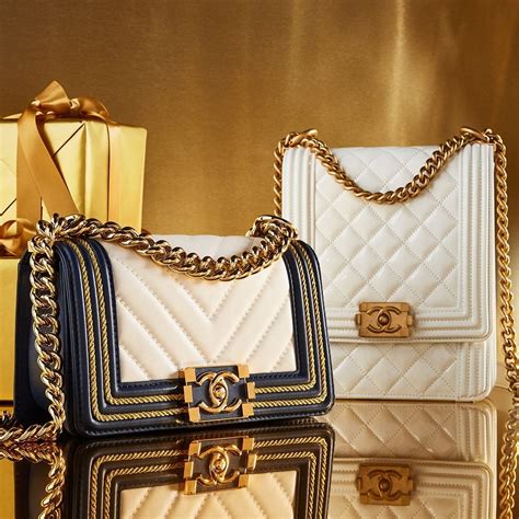 holt renfrew chanel return policy|holt renfrew chanel purses.